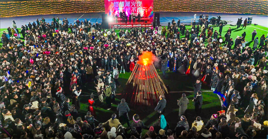 燃情篝火夜！百事3師生共迎新年曙光