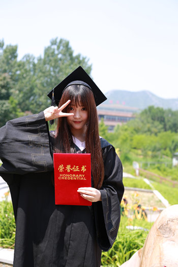 李佳穎